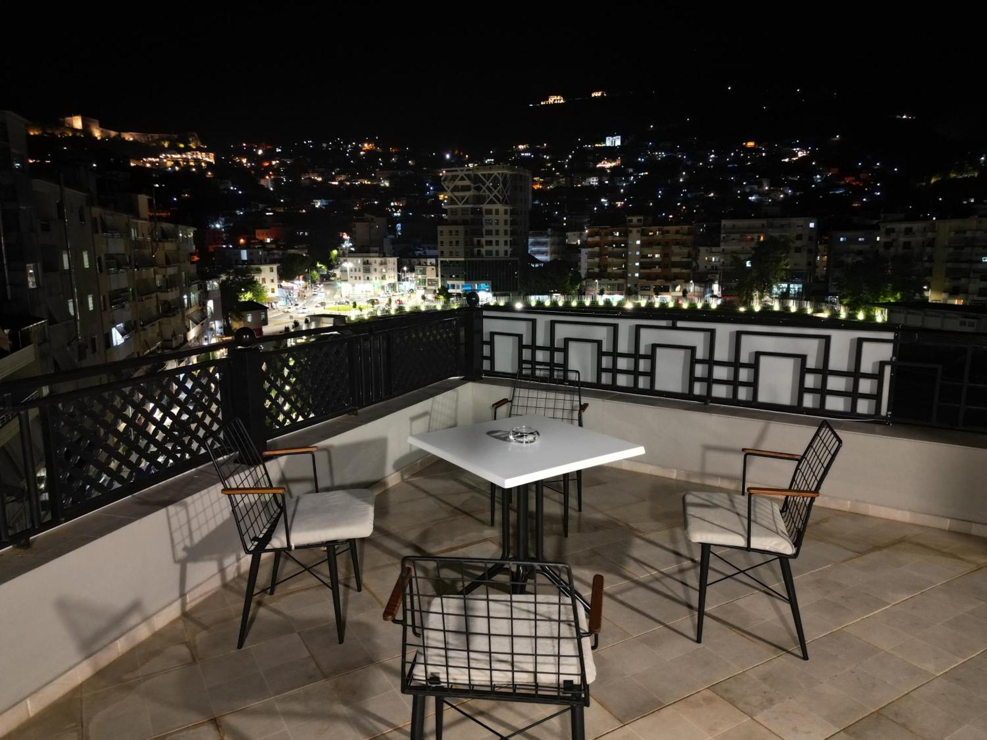 Rs Skendo Apartments Gjirokastër Екстериор снимка